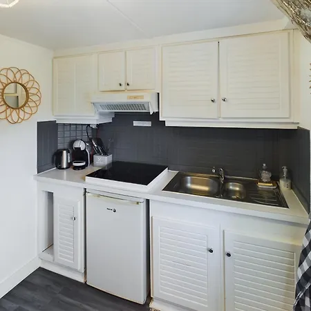 Appartement Studio Deschainets - Centre de Troyes - Gare à 200m *